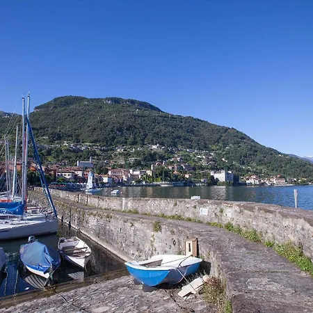 Sleeps 4 Air Con Gravedona
